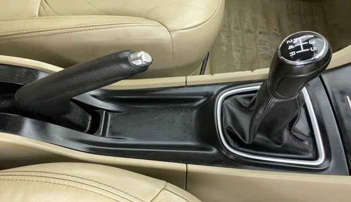 2018 Maruti Ciaz ALPHA 1.3 DDIS SHVS, Diesel, Manual, 82,609 km, Gear Lever