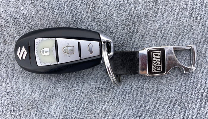 2018 Maruti Ciaz ALPHA 1.3 DDIS SHVS, Diesel, Manual, 82,609 km, Key Close Up