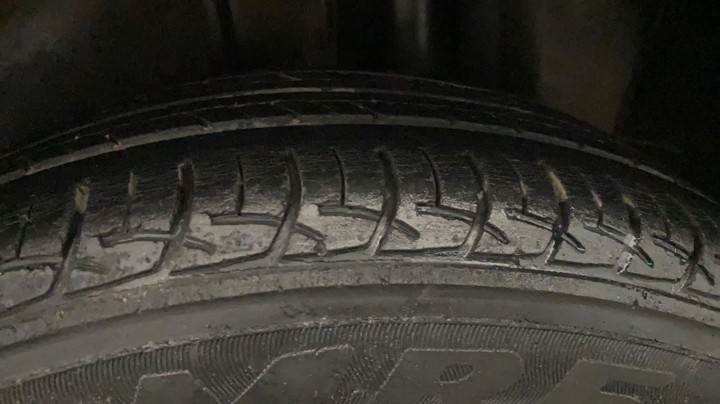 2015 Maruti Ciaz VXI, Petrol, Manual, 54,685 km, Left Rear Tyre Tread