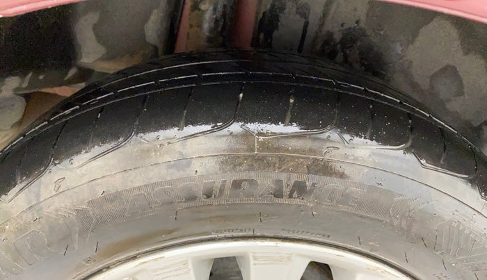 2020 Maruti Ciaz DELTA 1.5 SHVS MT PETROL, CNG, Manual, 75,077 km, Right Rear Tyre Tread