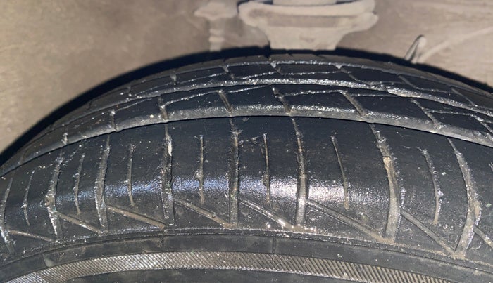 2022 Maruti Alto VXI, Petrol, Manual, 35,415 km, Right Front Tyre Tread