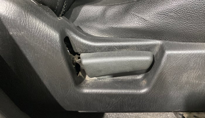 2022 Maruti Alto VXI, Petrol, Manual, 35,415 km, Driver Side Adjustment Panel