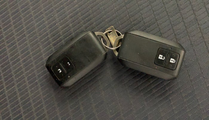 2021 Maruti Baleno ZETA PETROL 1.2, Petrol, Manual, 66,594 km, Key Close Up