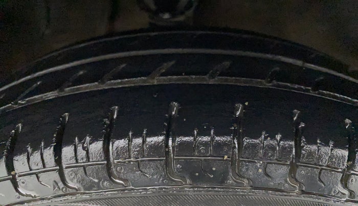 2018 Maruti Alto 800 LXI, Petrol, Manual, 36,390 km, Right Front Tyre Tread