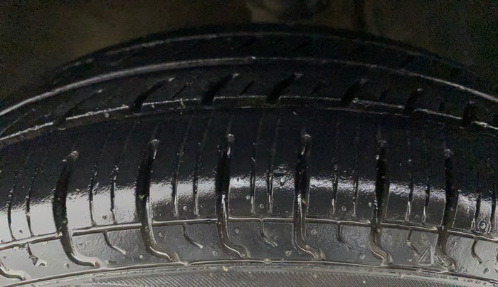 2018 Maruti Alto 800 LXI, Petrol, Manual, 36,390 km, Left Front Tyre Tread