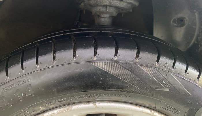 2016 Hyundai Xcent SX 1.2, Petrol, Manual, 41,870 km, Right Front Tyre Tread