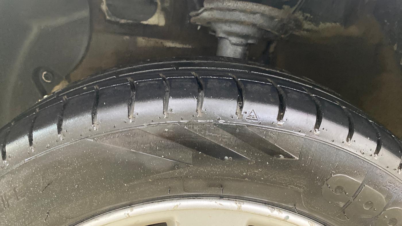 2016 Hyundai Xcent SX 1.2, Petrol, Manual, 41,870 km, Left Front Tyre Tread