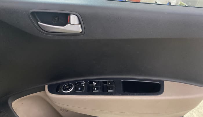 2016 Hyundai Xcent SX 1.2, Petrol, Manual, 41,870 km, Driver Side Door Panels Control