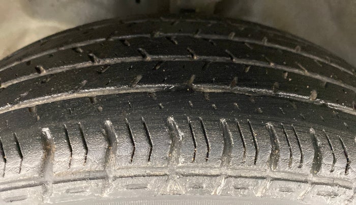 2013 Hyundai Santro Xing GL PLUS, Petrol, Manual, 34,527 km, Left Front Tyre Tread