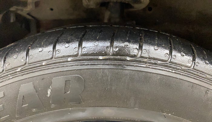2013 Maruti Ertiga VDI, Diesel, Manual, 93,841 km, Left Front Tyre Tread