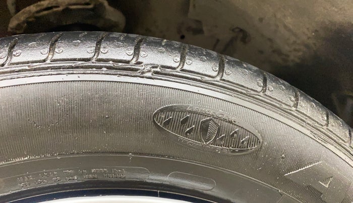 2013 Maruti Ertiga VDI, Diesel, Manual, 93,841 km, Right Front Tyre Tread