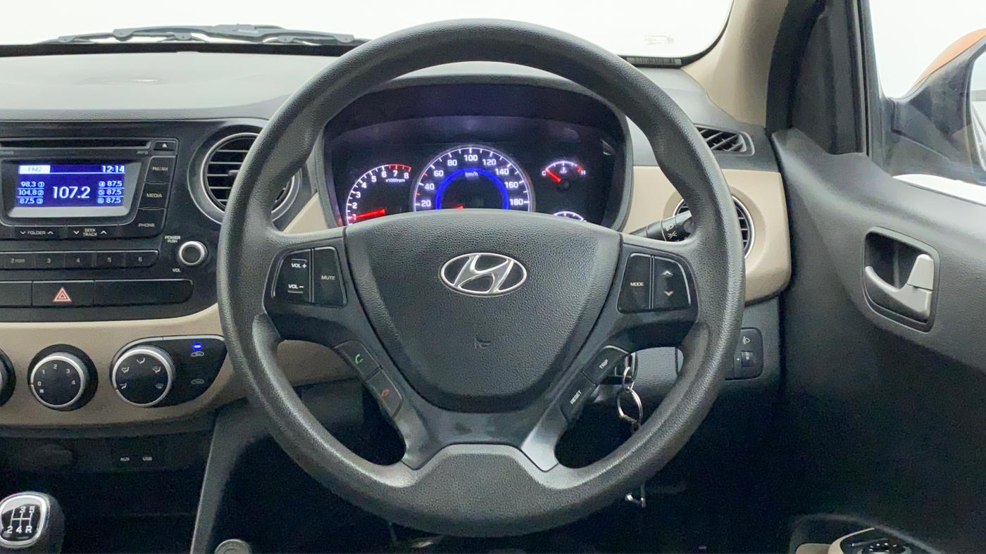 2015 Hyundai Grand i10 SPORTZ 1.2 KAPPA VTVT, Petrol, Manual, 24,017 km, Steering Wheel Close Up