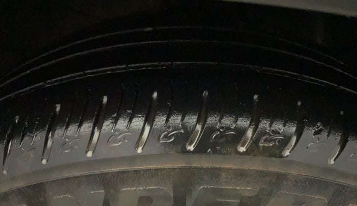 2023 KIA SONET HTK PLUS 1.0 IMT, Petrol, Manual, 30,026 km, Right Front Tyre Tread