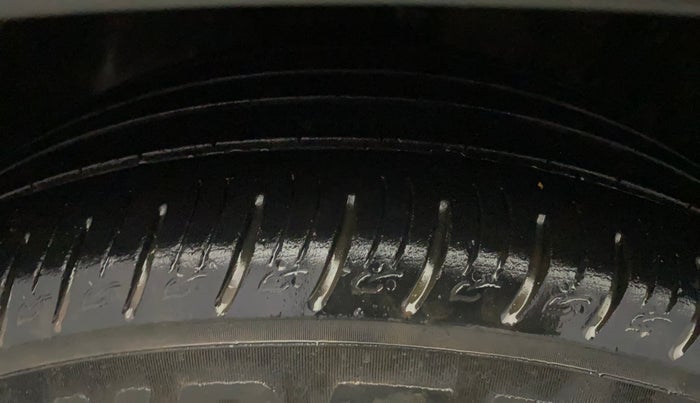 2023 KIA SONET HTK PLUS 1.0 IMT, Petrol, Manual, 30,026 km, Left Front Tyre Tread