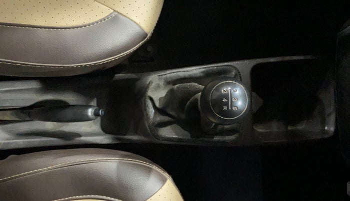2016 Hyundai Eon D-LITE+, Petrol, Manual, 18,035 km, Gear Lever