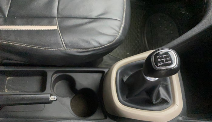 2017 Hyundai Grand i10 SPORTZ 1.2 KAPPA VTVT, Petrol, Manual, 51,849 km, Gear Lever