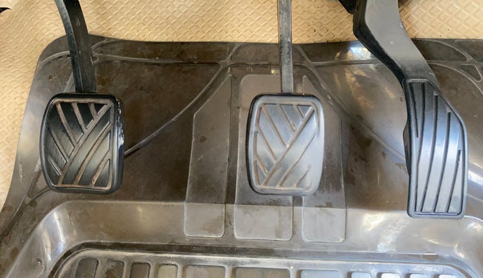 2012 Maruti Ertiga VXI, Petrol, Manual, 1,11,984 km, Pedals