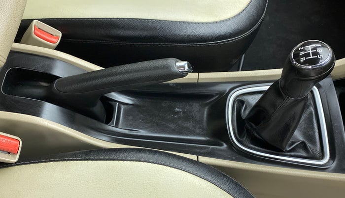 2018 Maruti Ciaz ZETA 1.4 VVT, Petrol, Manual, 52,367 km, Gear Lever