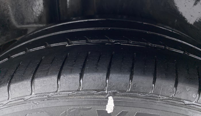 2018 Maruti Ciaz ZETA 1.4 VVT, Petrol, Manual, 52,367 km, Right Rear Tyre Tread