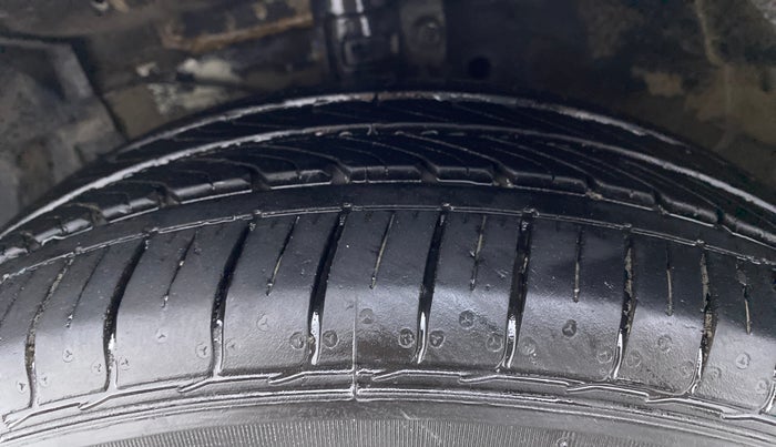 2018 Maruti Ciaz ZETA 1.4 VVT, Petrol, Manual, 52,367 km, Left Front Tyre Tread