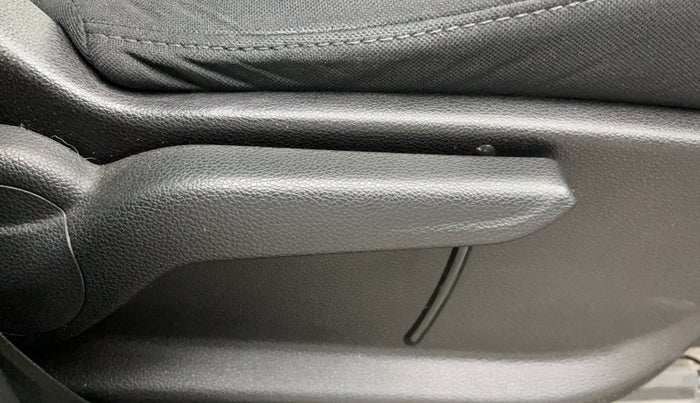 2023 Mahindra XUV700 MX P MT 5 STR, Petrol, Manual, 23,750 km, Driver Side Adjustment Panel