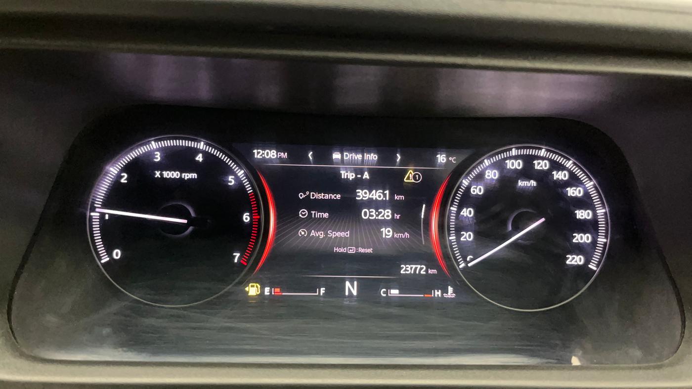 2023 Mahindra XUV700 MX P MT 5 STR, Petrol, Manual, 23,750 km, Odometer Image