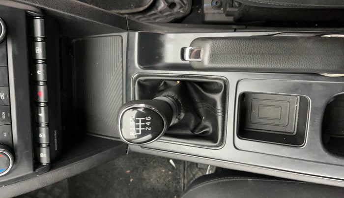 2023 Mahindra XUV700 MX P MT 5 STR, Petrol, Manual, 23,750 km, Gear Lever