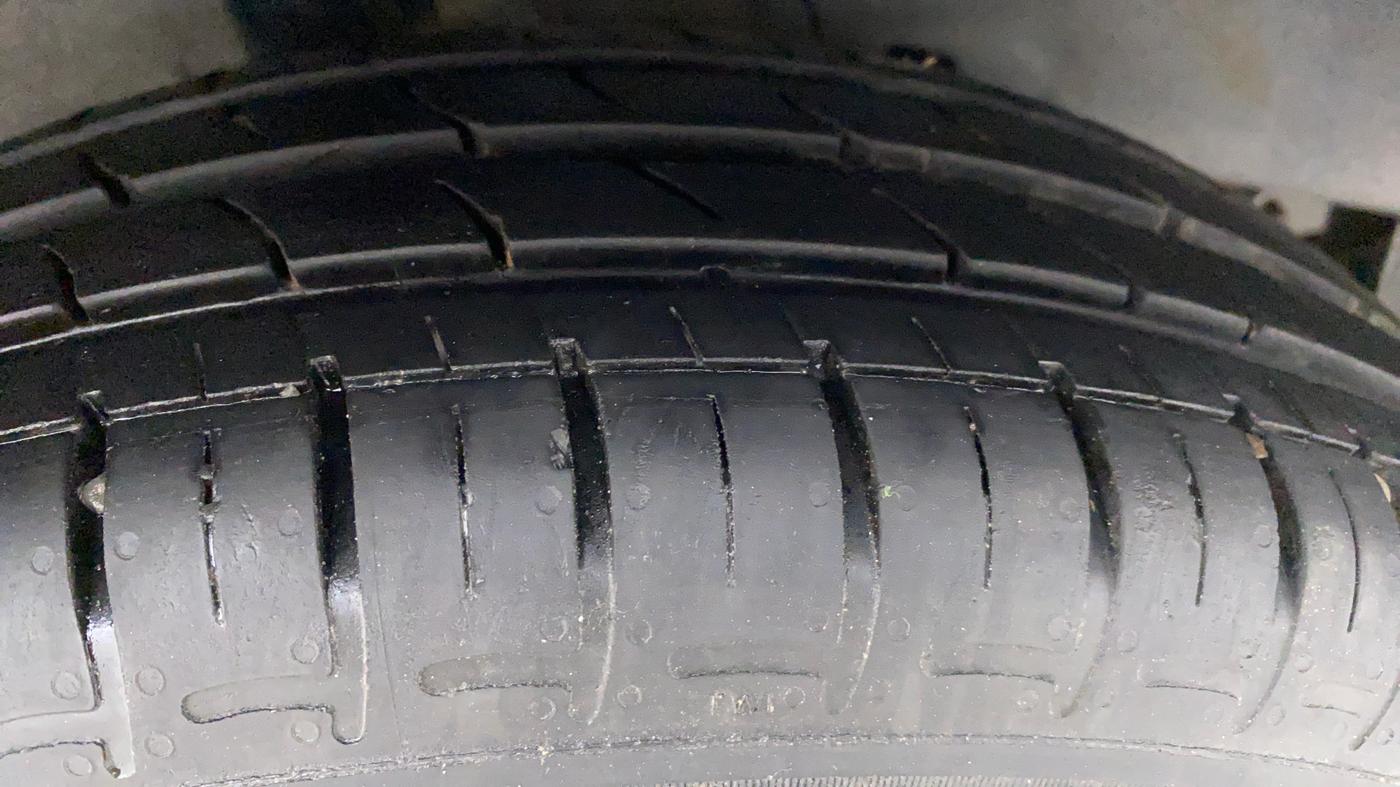 2021 Hyundai GRAND I10 NIOS MAGNA 1.2 KAPPA VTVT CNG, CNG, Manual, 19,693 km, Right Rear Tyre Tread