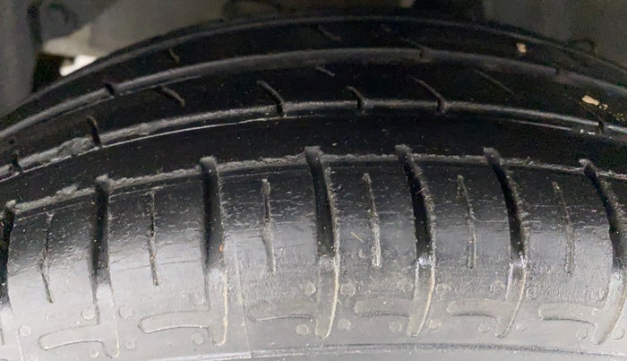 2021 Hyundai GRAND I10 NIOS MAGNA 1.2 KAPPA VTVT CNG, CNG, Manual, 19,693 km, Left Front Tyre Tread