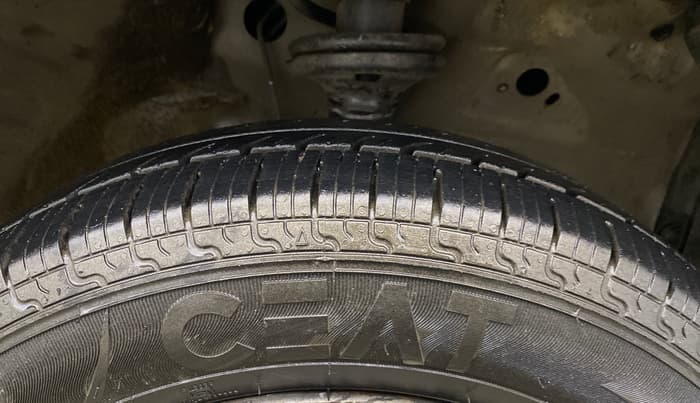 2017 Maruti Wagon R 1.0 LXI CNG (O), CNG, Manual, 52,446 km, Right Front Tyre Tread