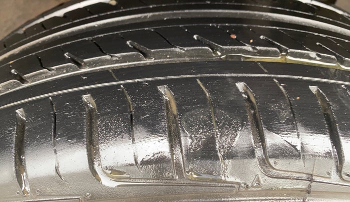 2022 Nissan MAGNITE XV MT, Petrol, Manual, 96,081 km, Left Rear Tyre Tread