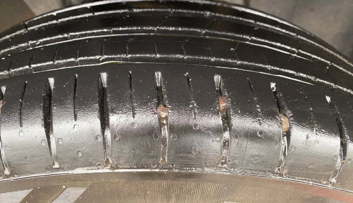 2022 Nissan MAGNITE XV MT, Petrol, Manual, 96,081 km, Right Front Tyre Tread