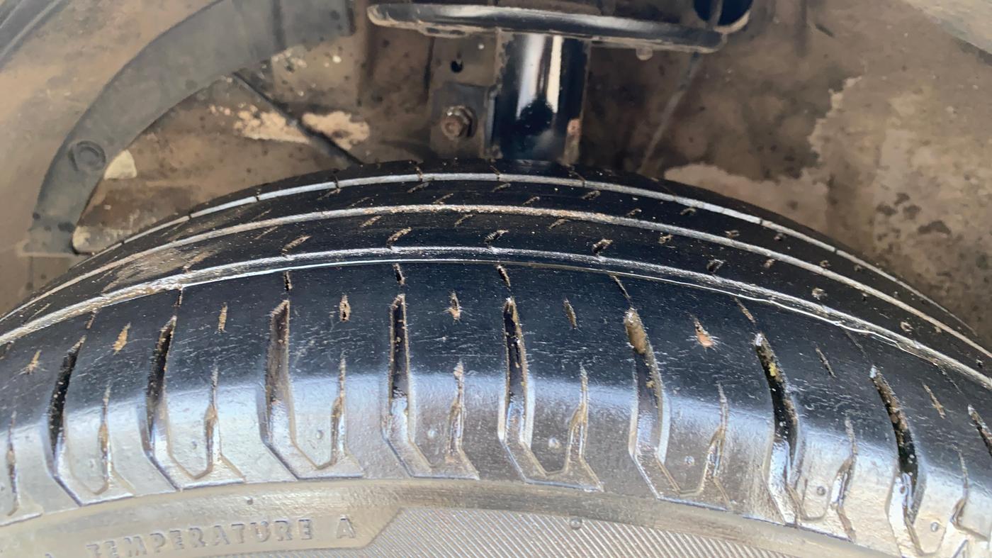 2022 Maruti Ertiga VXI SHVS, Petrol, Manual, 39,744 km, Left Front Tyre Tread