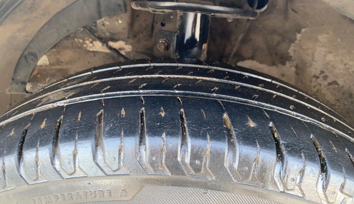 2022 Maruti Ertiga VXI SHVS, Petrol, Manual, 39,744 km, Left Front Tyre Tread