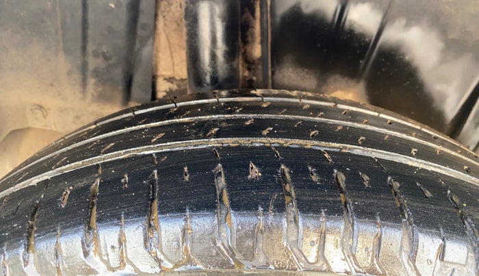 2022 Maruti Ertiga VXI SHVS, Petrol, Manual, 39,744 km, Right Rear Tyre Tread