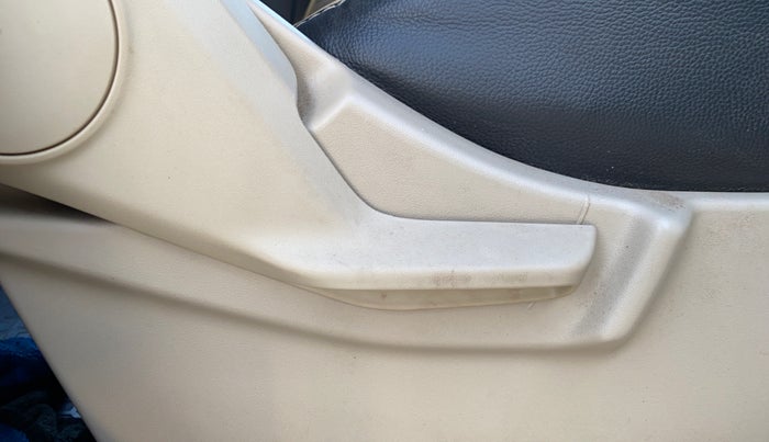 2022 Maruti Ertiga VXI SHVS, Petrol, Manual, 39,744 km, Driver Side Adjustment Panel