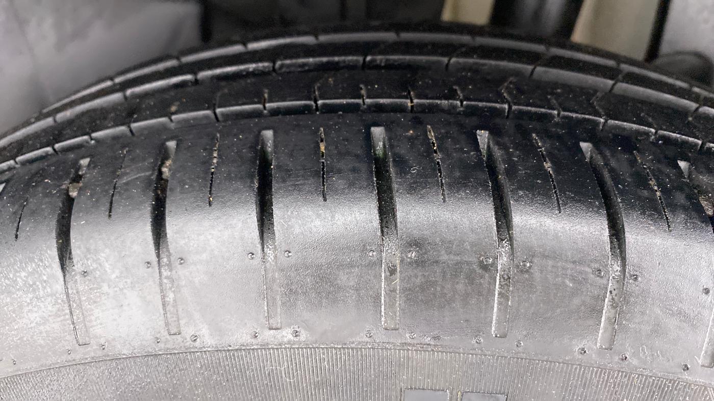 2019 Maruti Swift ZXI + AMT, Petrol, Automatic, 14,851 km, Left Rear Tyre Tread