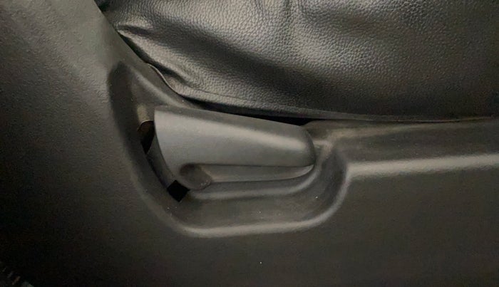 2014 Maruti Wagon R 1.0 LXI, Petrol, Manual, 60,043 km, Driver Side Adjustment Panel