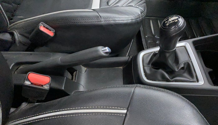 2019 Maruti Swift ZXI PLUS, Petrol, Manual, 39,682 km, Gear Lever