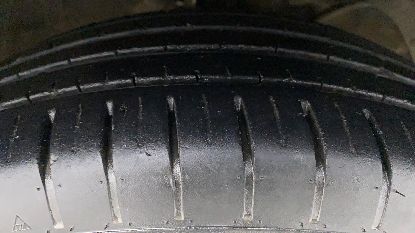 2019 Maruti Swift ZXI PLUS, Petrol, Manual, 39,682 km, Right Front Tyre Tread
