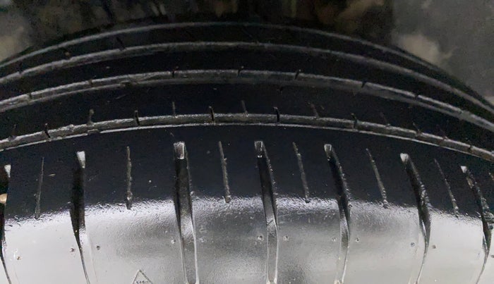 2019 Maruti Swift ZXI PLUS, Petrol, Manual, 39,682 km, Left Rear Tyre Tread