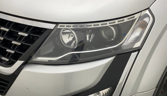 2018 Mahindra XUV500 W7, Diesel, Manual, 1,12,969 km, Left headlight - Minor scratches