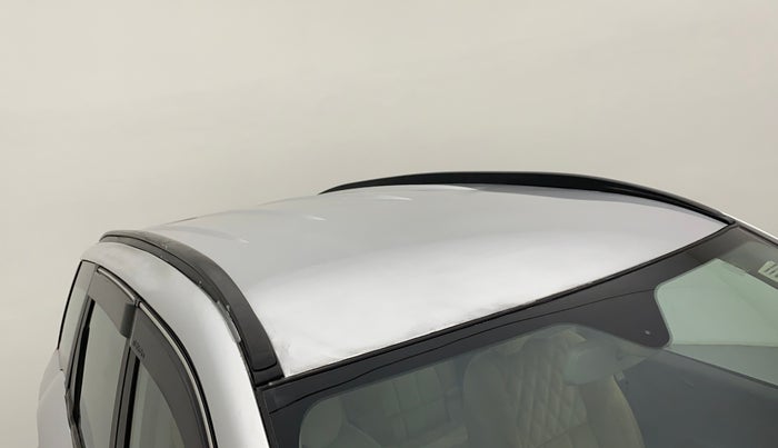 2018 Mahindra XUV500 W7, Diesel, Manual, 1,12,969 km, Roof