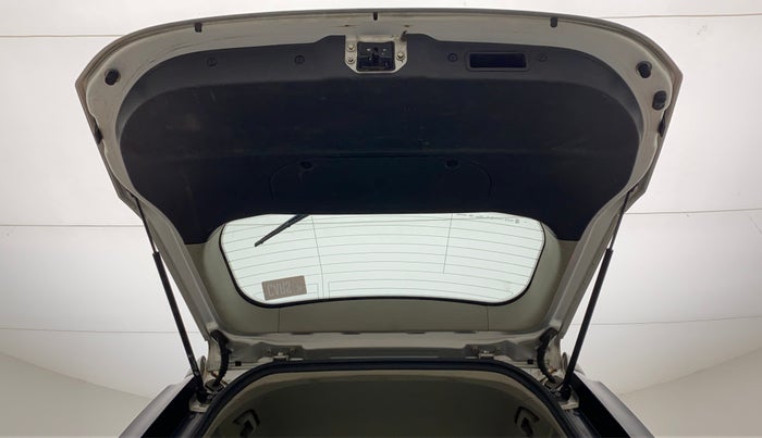2018 Mahindra XUV500 W7, Diesel, Manual, 1,12,969 km, Boot Door Open