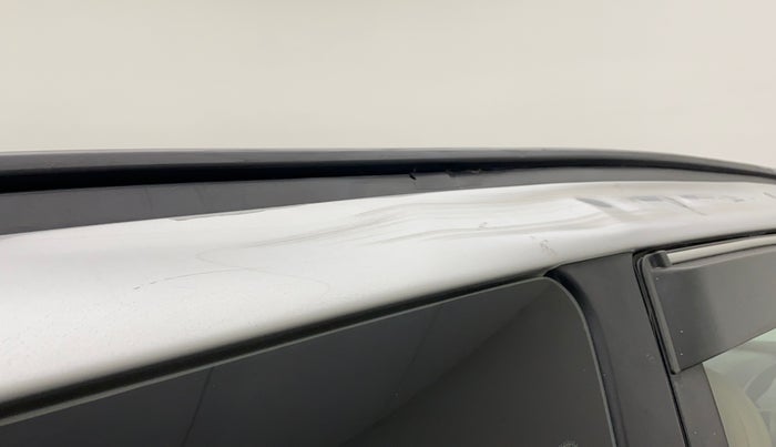 2018 Mahindra XUV500 W7, Diesel, Manual, 1,12,969 km, Right C pillar - Slightly dented