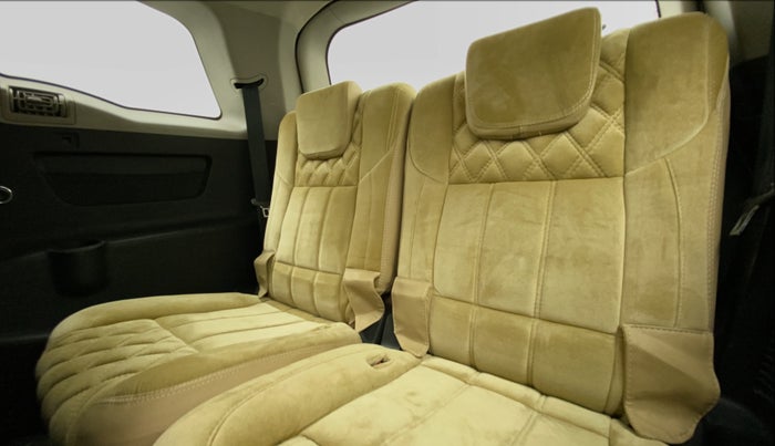 2018 Mahindra XUV500 W7, Diesel, Manual, 1,12,969 km, Third Seat Row ( optional )