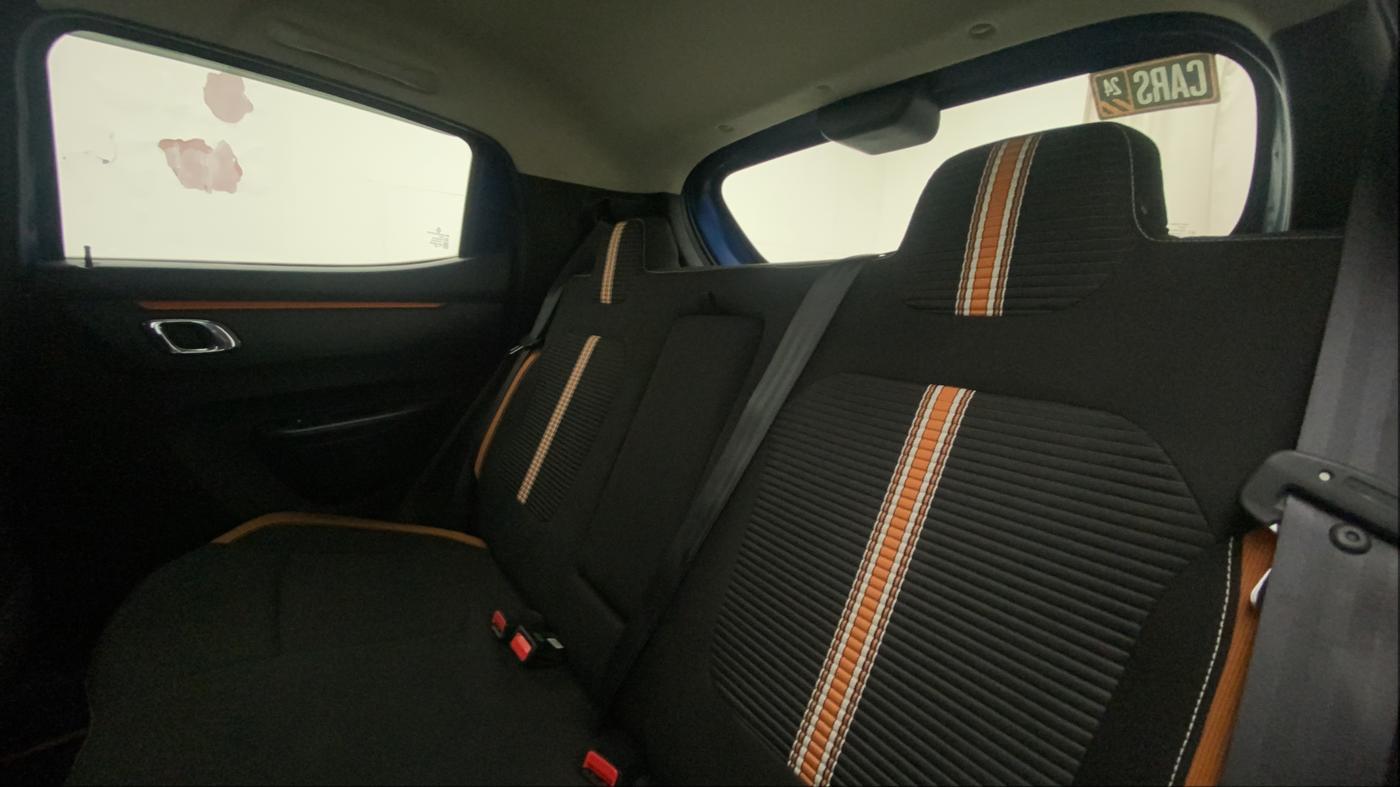 2020 Renault Kwid CLIMBER 1.0 AMT (O), Petrol, Automatic, 13,976 km, Right Side Rear Door Cabin