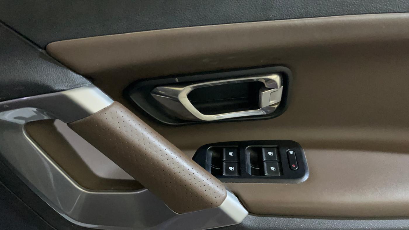 2022 Tata Harrier XZA PLUS 2.0L, Diesel, Automatic, 1,14,866 km, Driver Side Door Panels Control