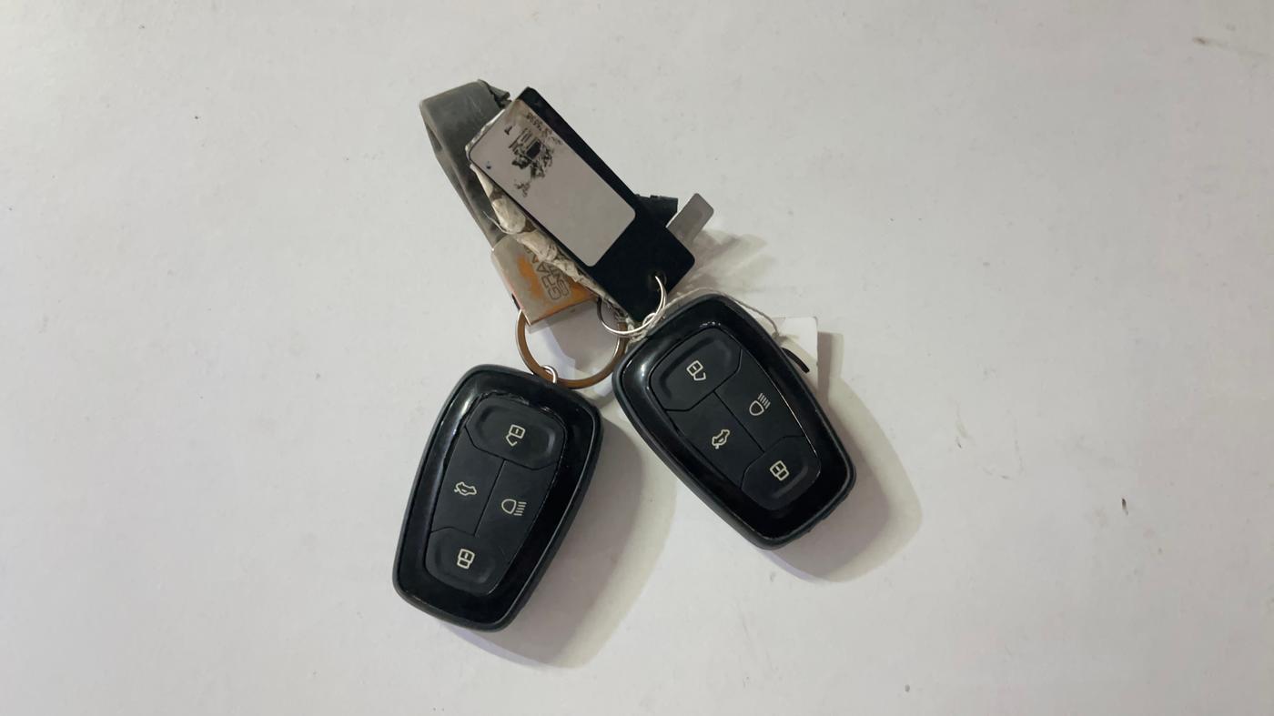 2022 Tata Harrier XZA PLUS 2.0L, Diesel, Automatic, 1,14,866 km, Key Close Up
