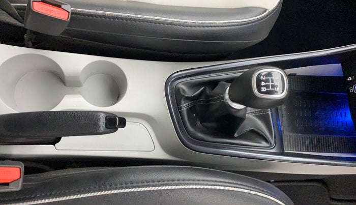 2023 Hyundai NEW I20 ASTA (O) 1.2 MT, Petrol, Manual, 19,651 km, Gear Lever